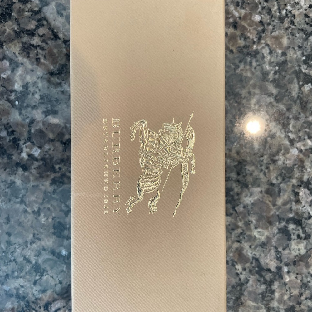 Burberry Limited Edition BE3080 sunglasses. Great condition - Picture 4 of 11